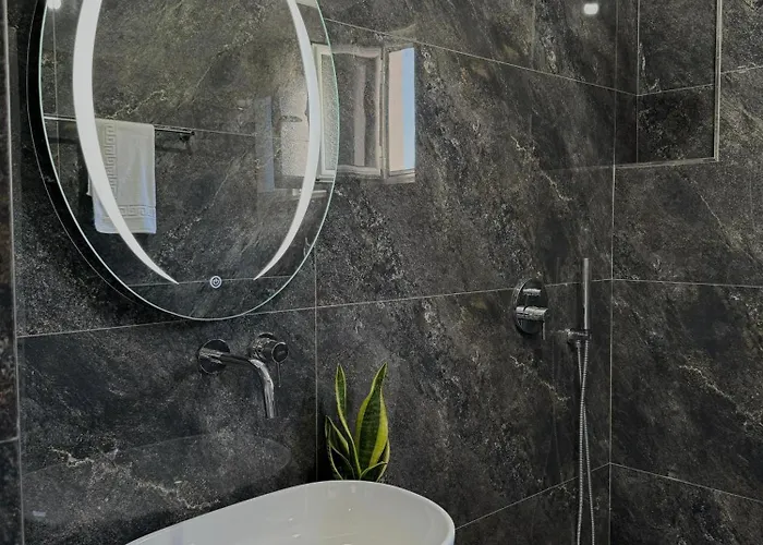 Tophill דירה בורש