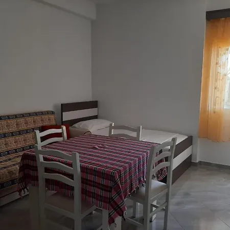 Apartment Tophill