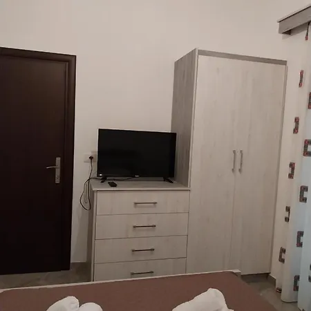 Tophill Apartment