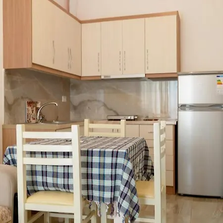 Tophill Apartment
