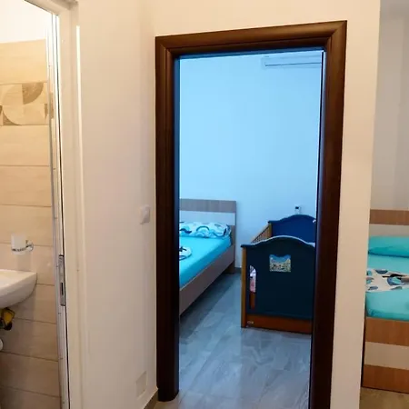Tophill Apartment Borsh