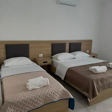 Tophill Apartament