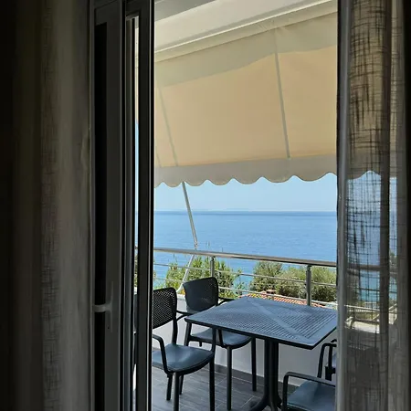 Tophill Apartament *