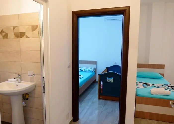 Tophill Apartamento Borsh